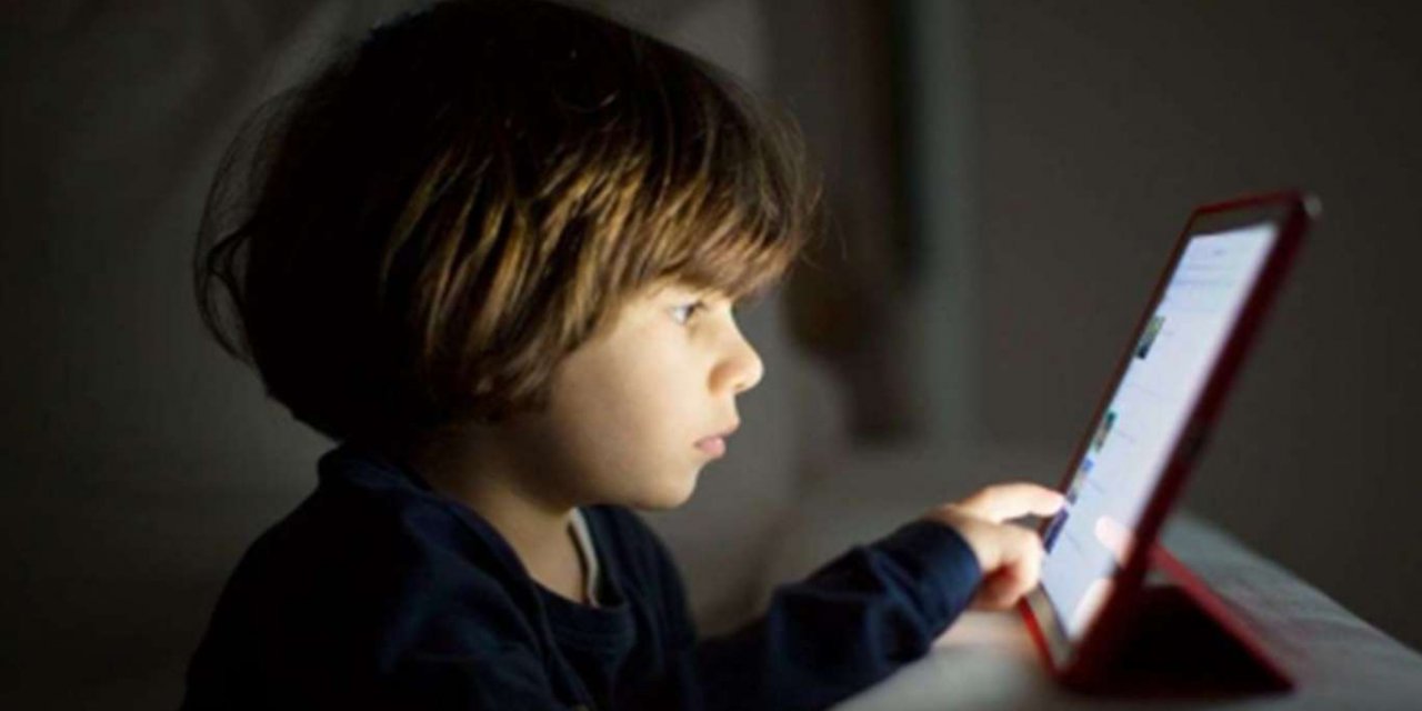 Ebeveynlere kontrolsüz internet kullanımı uyarısı