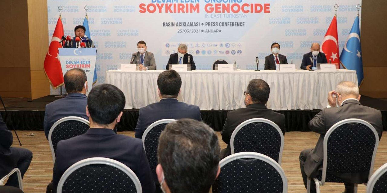 Uighur Muslims protest Chinese FM visit to Turkey