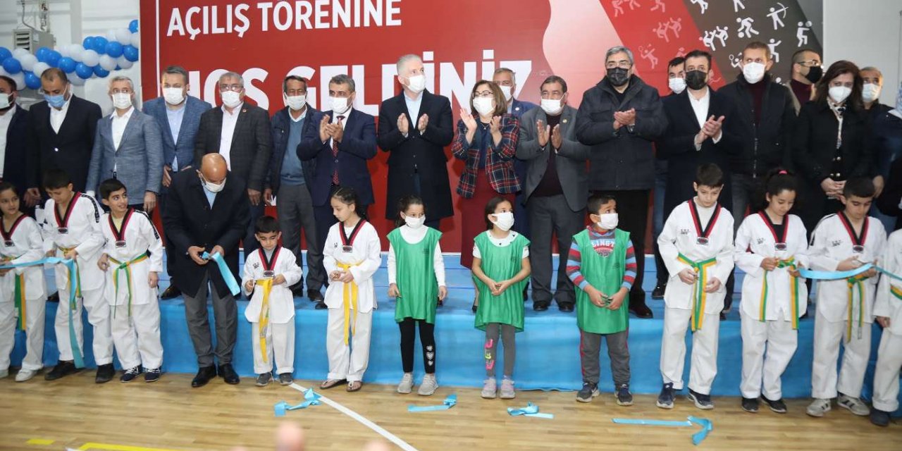 Gaziantep’te spor salonu hizmete açıldı