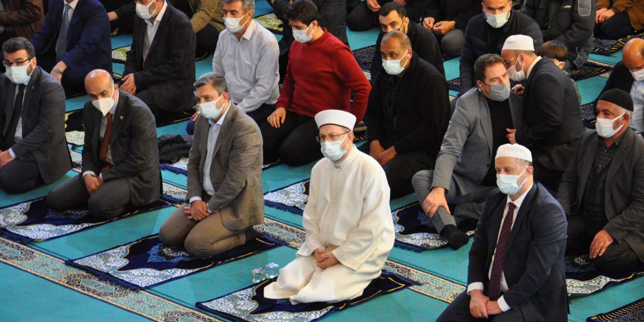 Diyanet İşleri Başkanı Ali Erbaş Batman’da Beraat Kandili programına katıldı