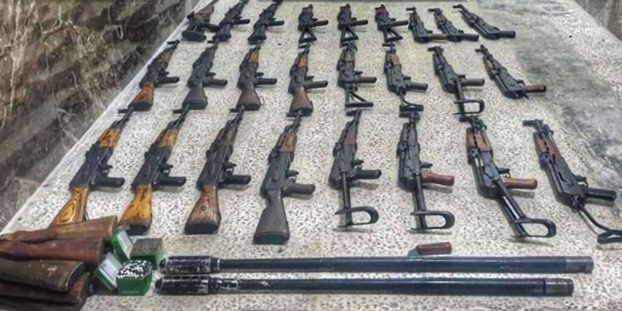 Azez'de PKK/YPG'ye ait çok sayıda silah ele geçirildi