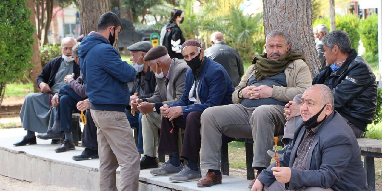 ​Halk artan Covid-19 vakaları için ne düşünüyor?