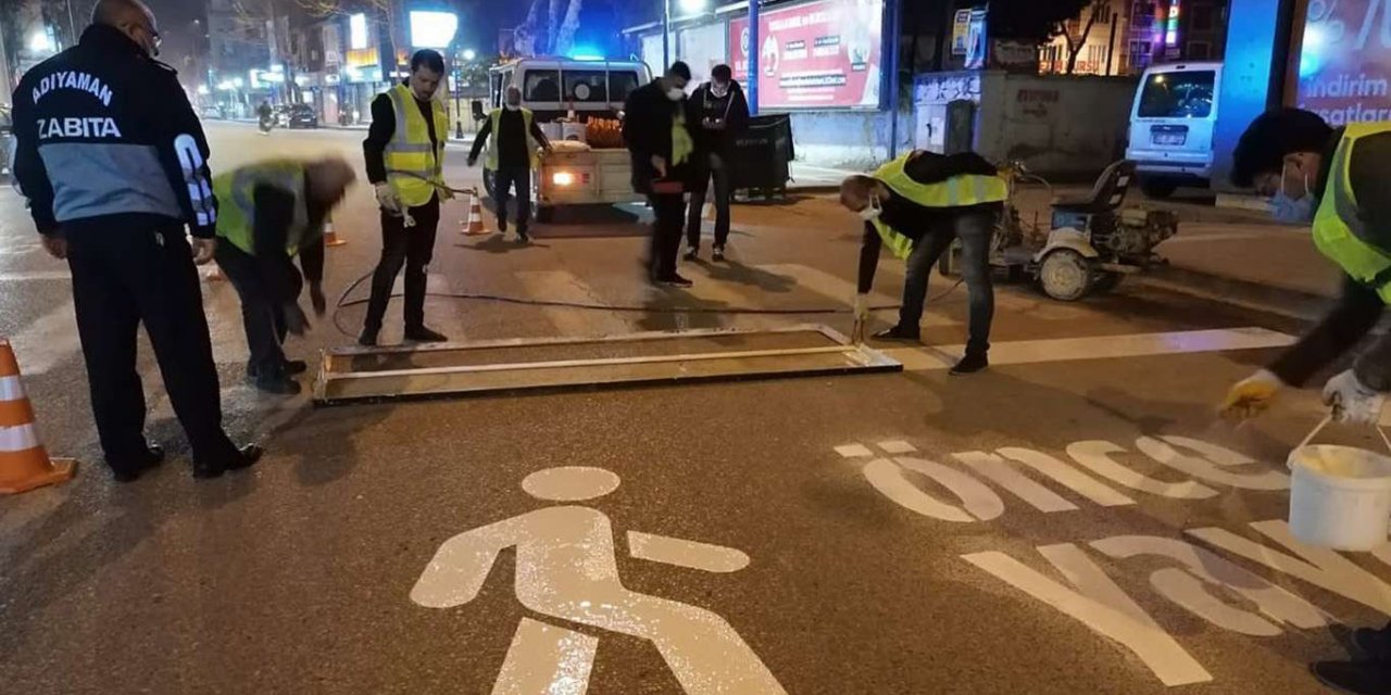 Adıyaman Belediyesi cadde ve sokaklara kırmızı çizgi çekti