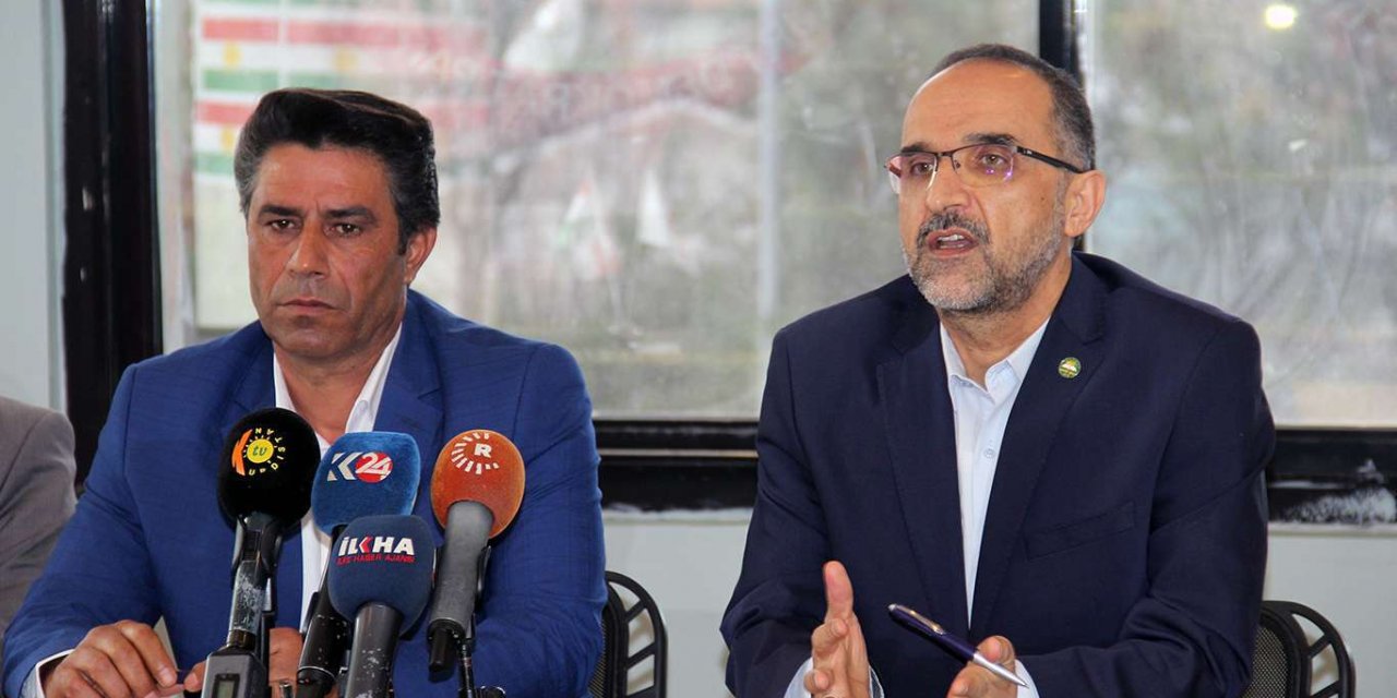 Sağlam pays a visit to Kurdish Democrat Party headquarters