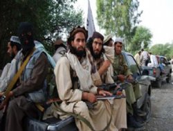 Kaçırılan 33 polis Taliban'ın elinde