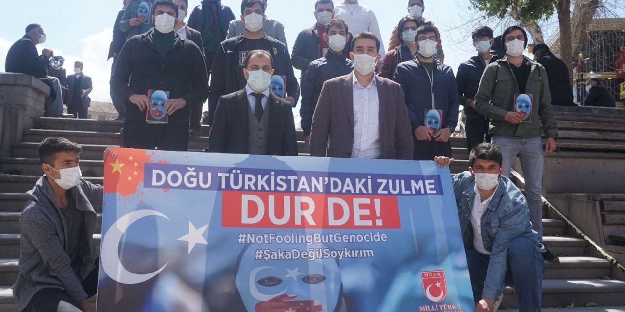 Malatya'da Doğu Türkistan'daki Çin zulmüne dikkat çekmek için okuma etkinliği düzenlendi