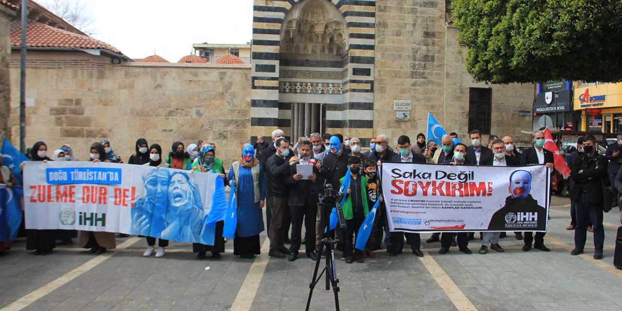 Adana'da Çin zulmü protesto edildi