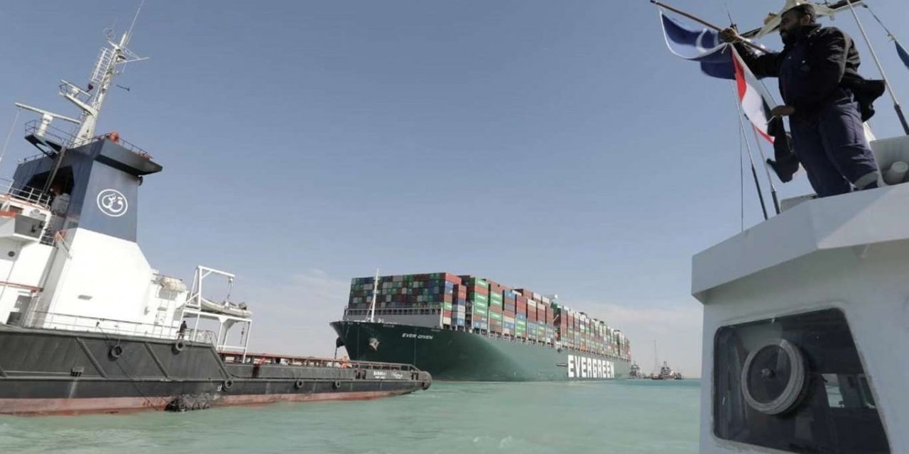 Süveyş Kanalı idaresi Evergreen şirketinden 1 milyar dolarlık tazminat talep edecek