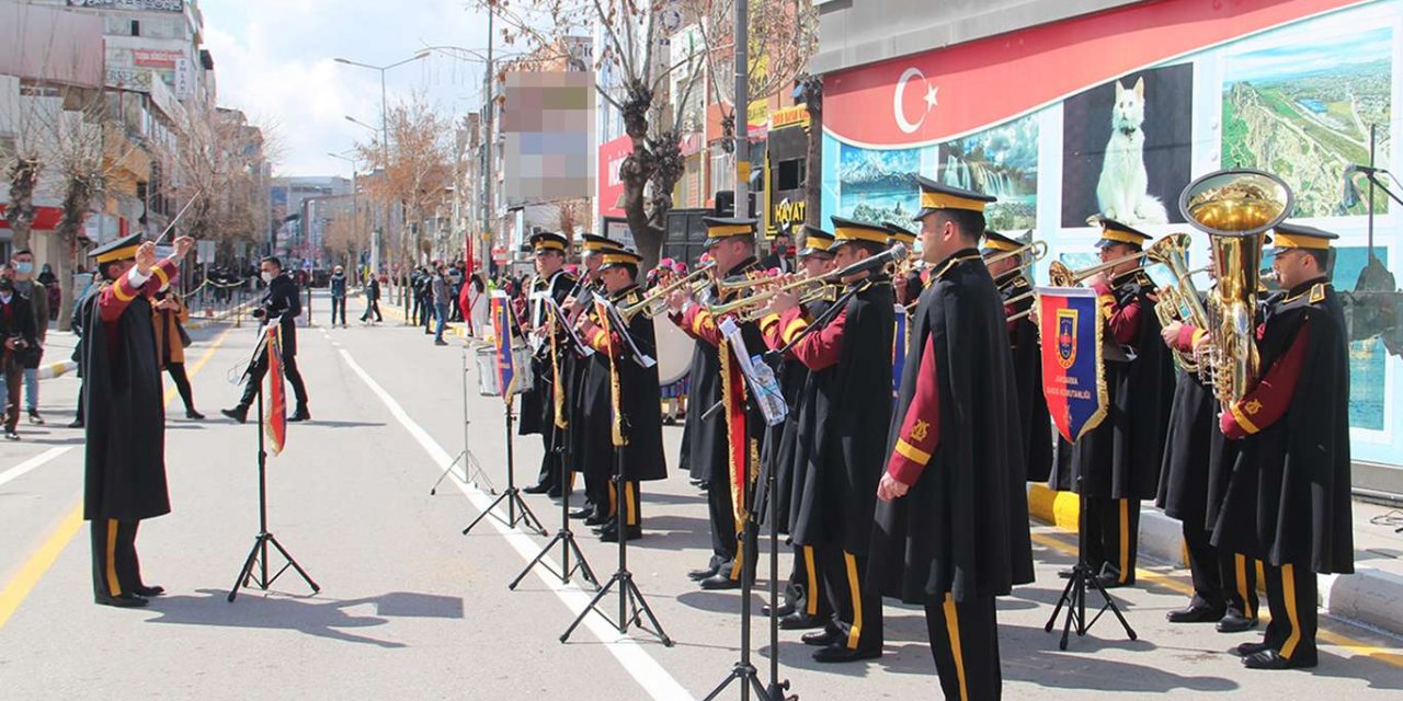 Van'ın düşman işgalinden kurtuluşunun yıl dönümü kutlandı