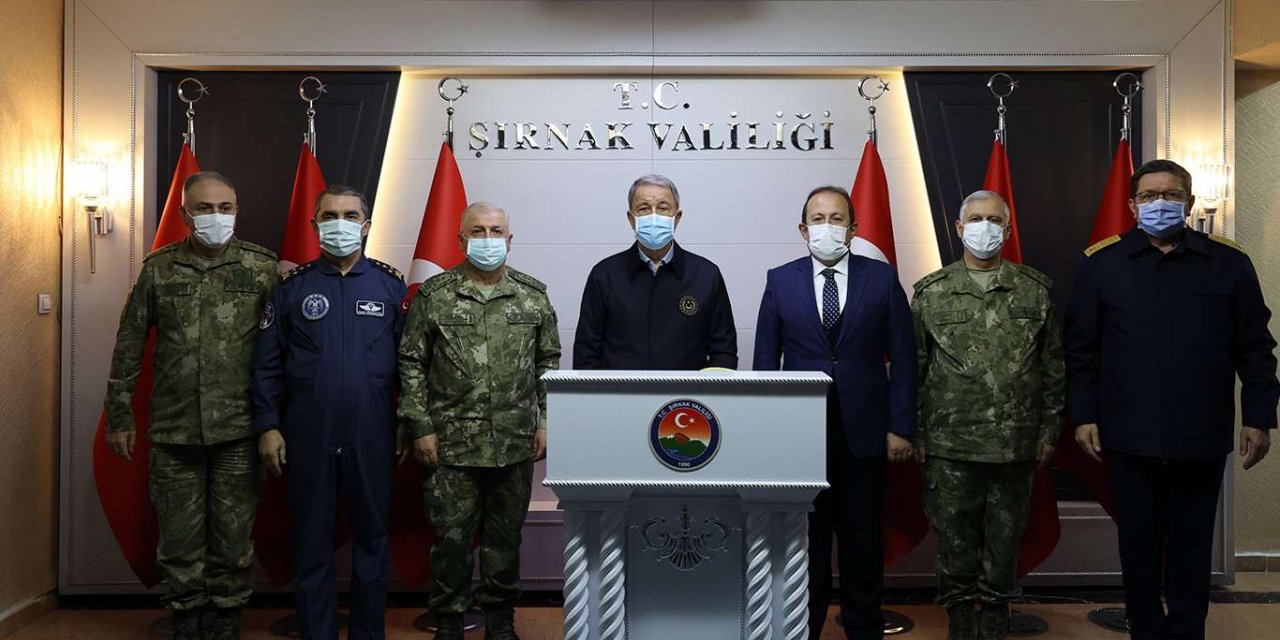 Millî Savunma Bakanı Akar Şırnak’ta