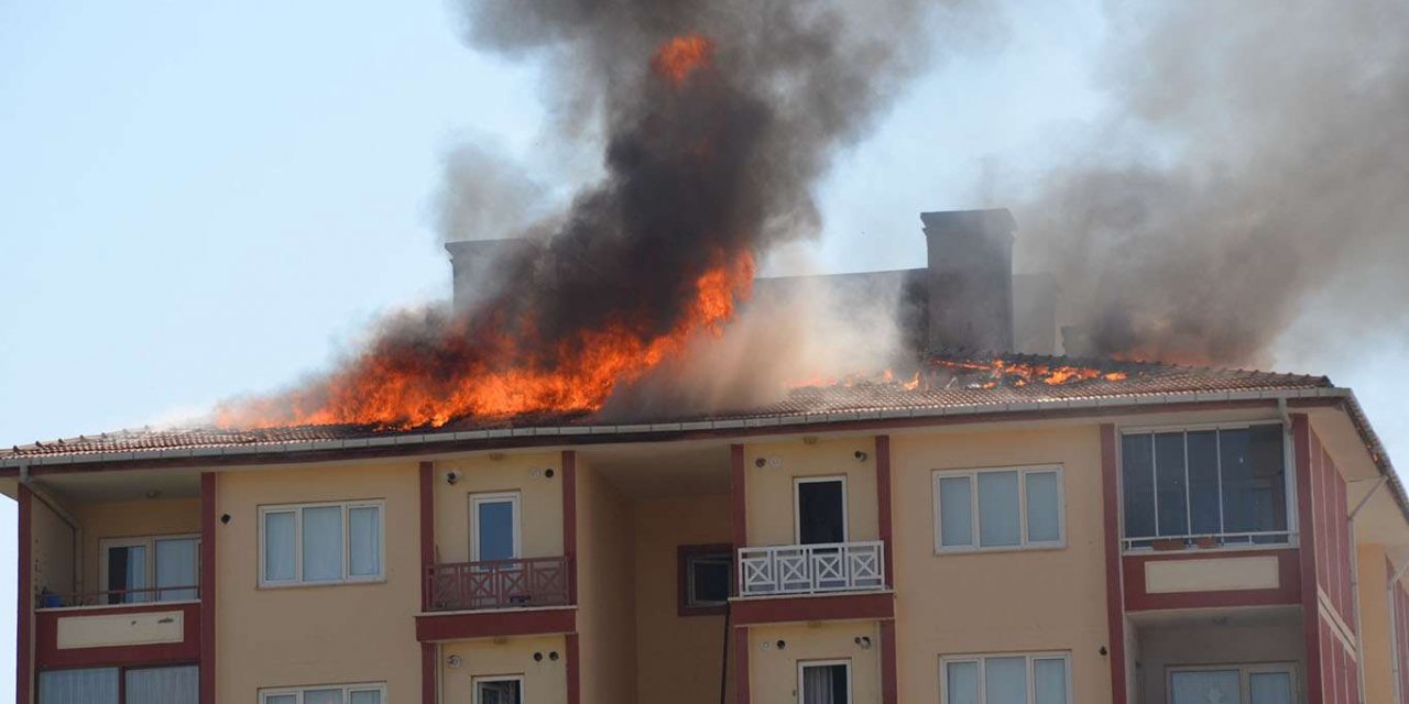 ​Diyarbakır Kayapınar Çölgüzeli TOKİ konutlarında çatı katında çıkan yangın paniğe neden oldu