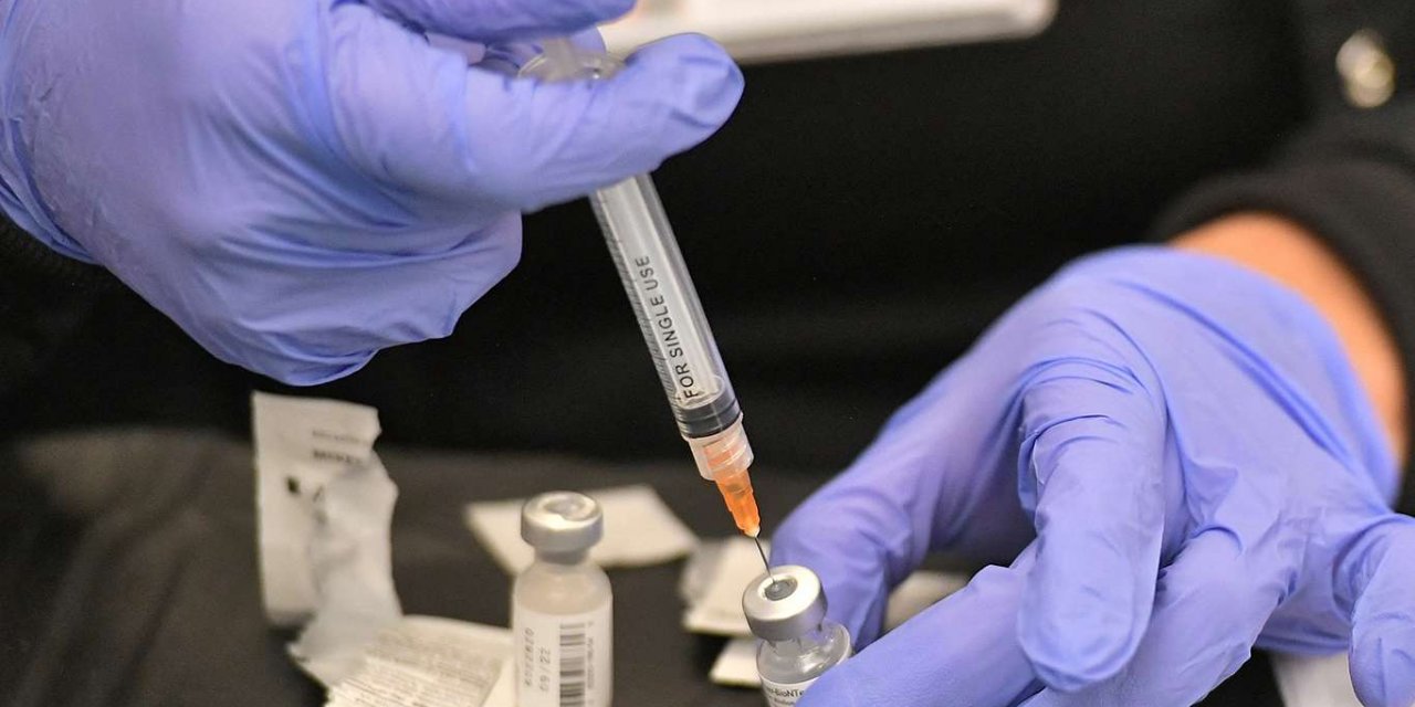 Sırbistan'da halk aşı yaptırmaktan çekiniyor