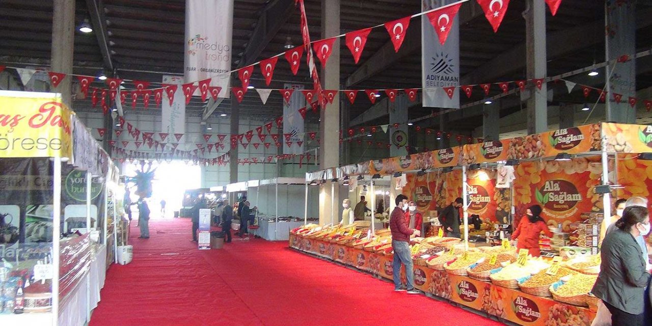 Yöresel ürünler fuarına katılan esnaf Ramazan öncesi umutlu