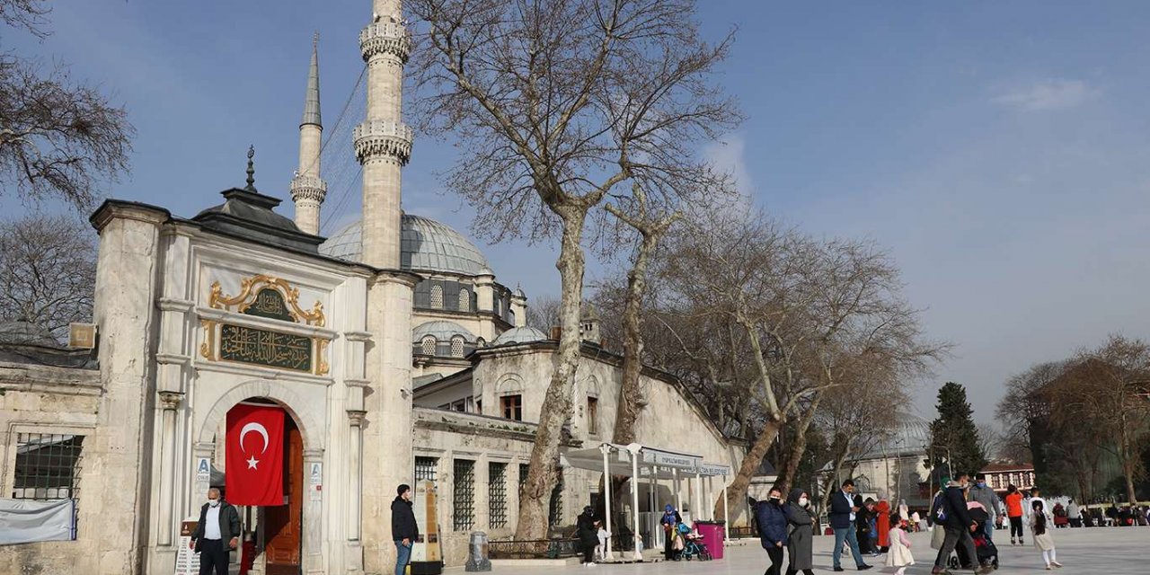 Diyanet'in teravih kararını yerinde gören de var tepki gösteren de
