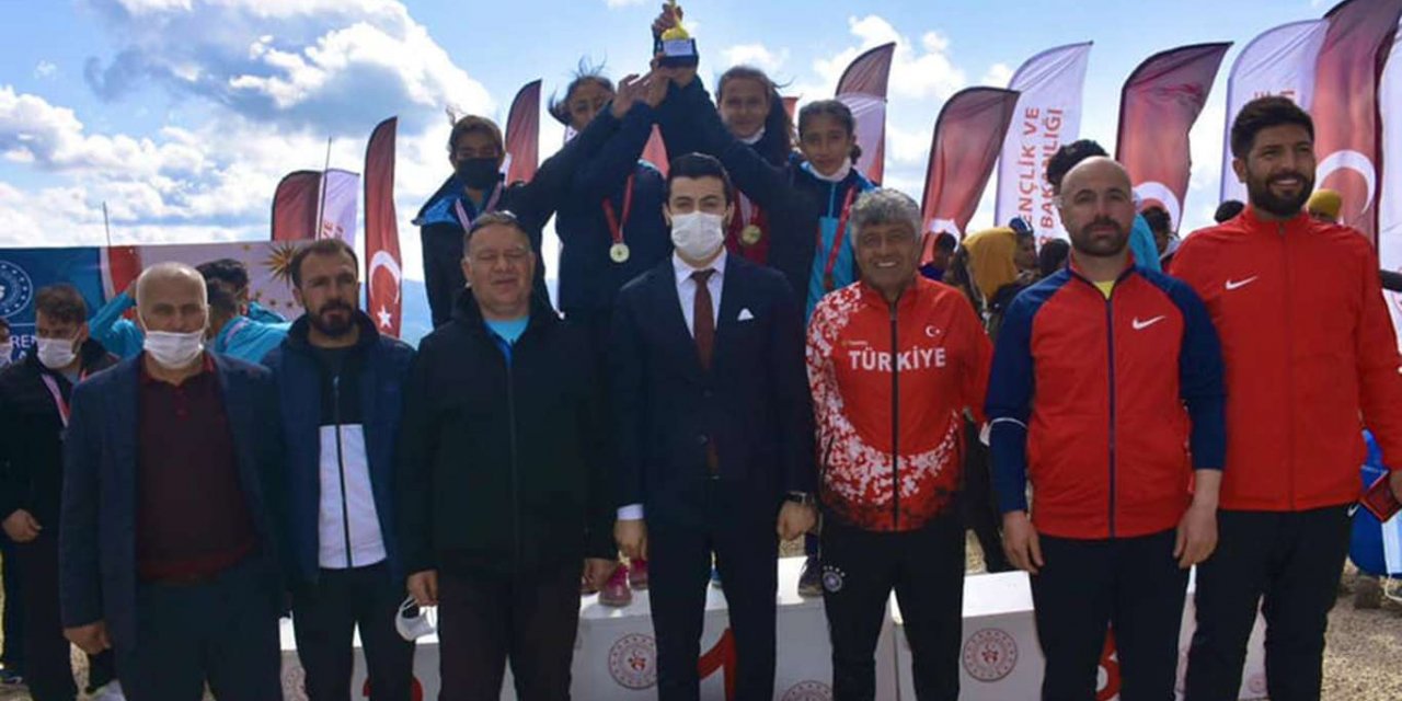 Vanlı sporcular atletizm dalında 18 madalyanın 11'ini aldı