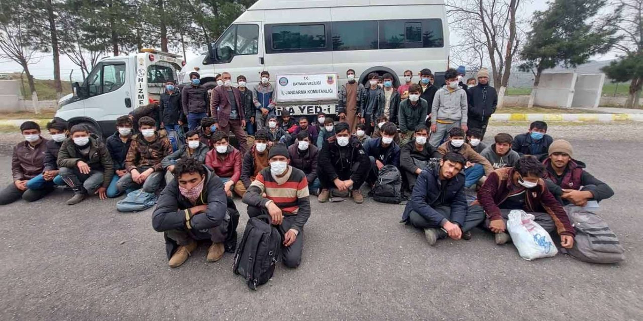 Batman’da 102 düzensiz göçmen yakalandı