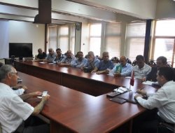 Tarsus'ta tarım işçileri için toplantı yapıldı