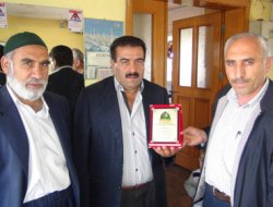 Kutlu Doğuma destek olanlara plaket verildi