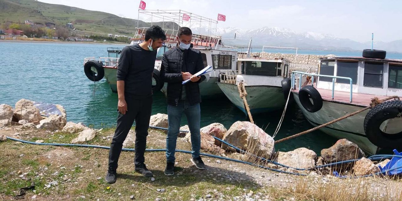 Van Gölü'ndeki balıkçı tekneleri denetlendi
