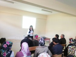 Anne Babalara "Çocuklarla Etkin İletişim" eğitimi verildi