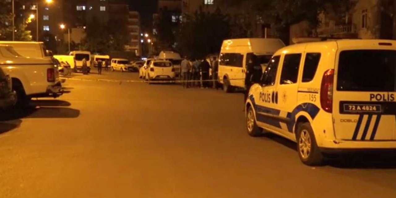 Batman Belde Mahallesinde araçtaki kişilere silahlı saldırı yapıldı: 3 yaralı