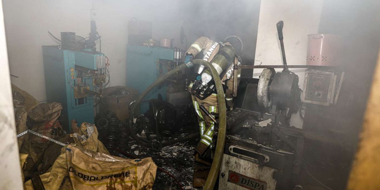 İstanbul'da işyeri yangını: 4 ölü