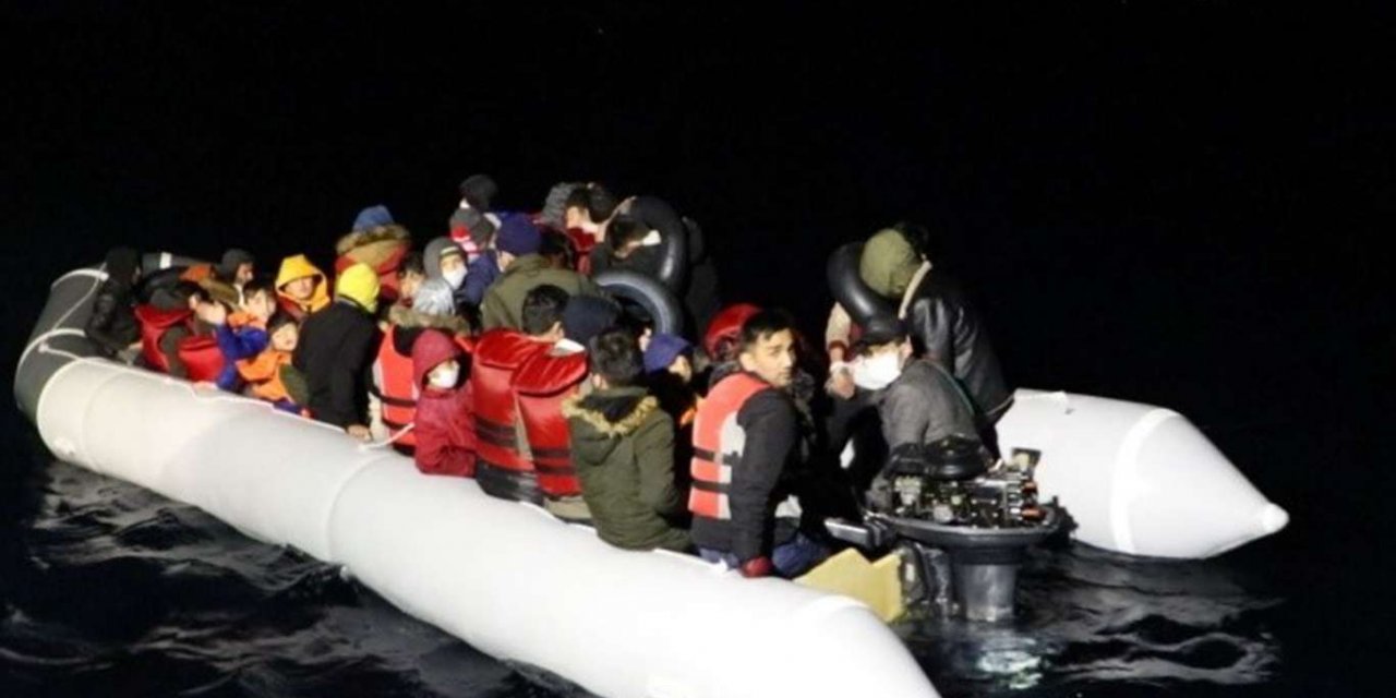 Sahil Güvenlik: Geri itilen 250 düzensiz göçmen kurtarıldı