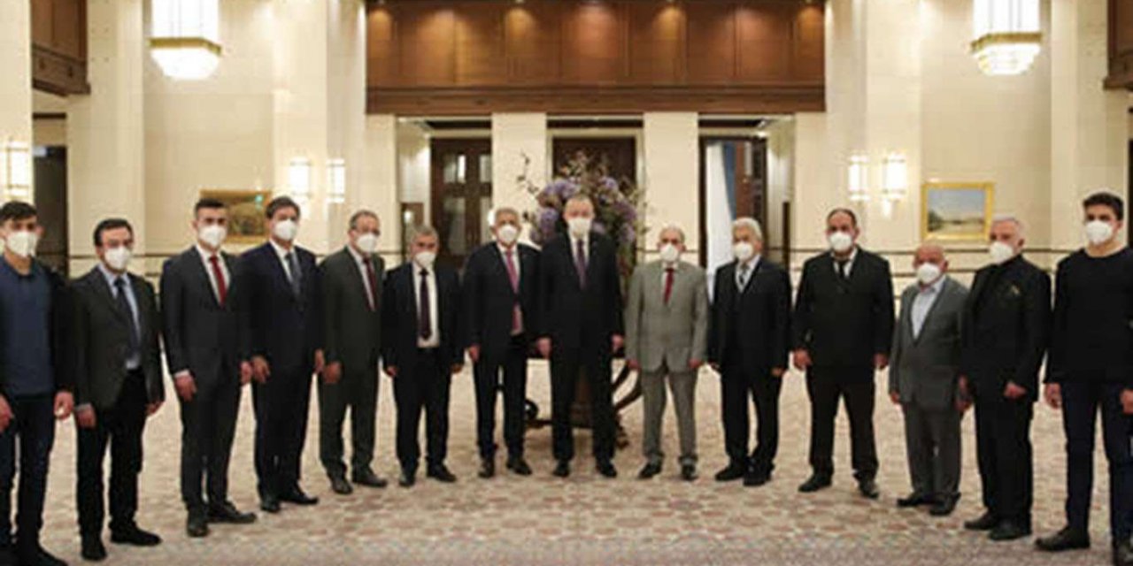 Cumhurbaşkanı Erdoğan esnafla iftar yemeğinde bir araya geldi