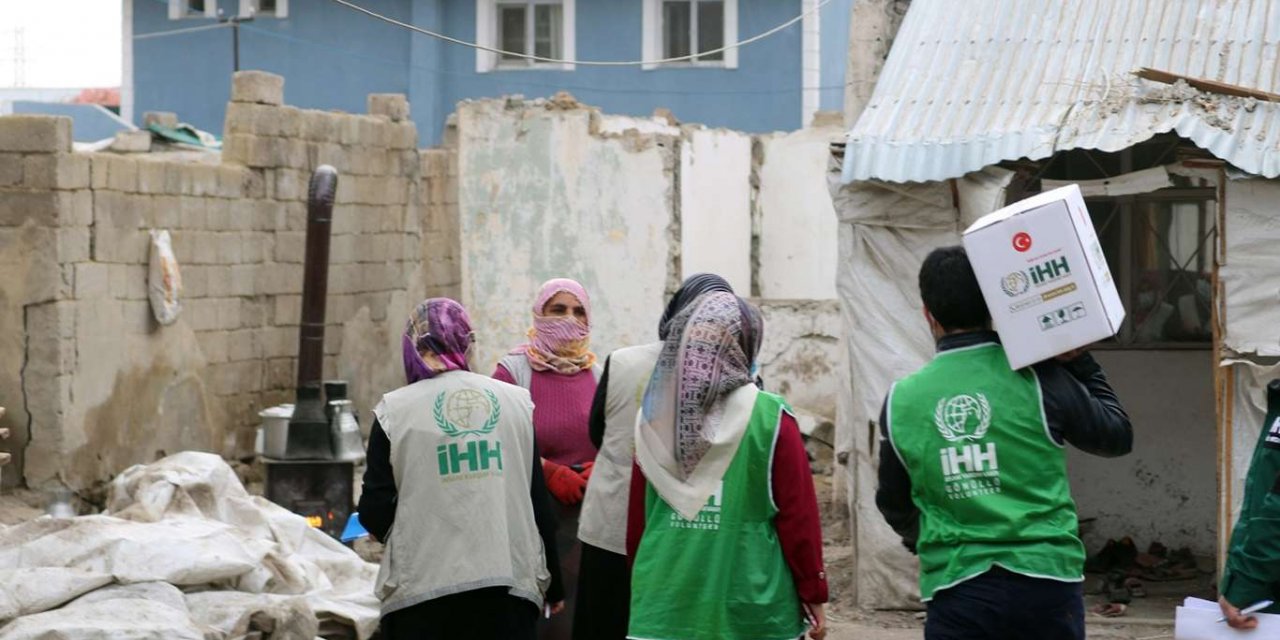 IHH Ağrı Ramazan'da salgın yaralarını sarıyor