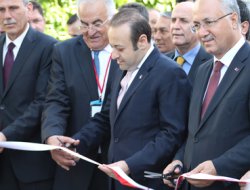 Bakan Bağış bilim fuarı açtı