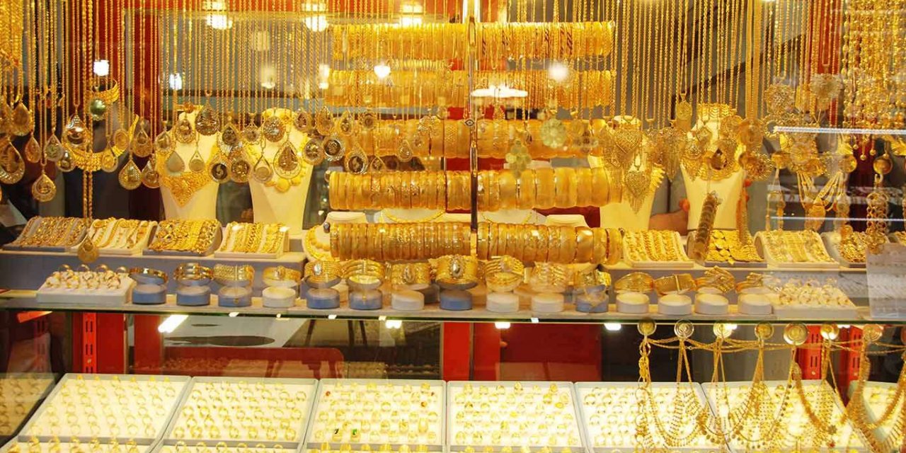 Kuyumcular da halk da altın fiyatlarının düşmesini istiyor