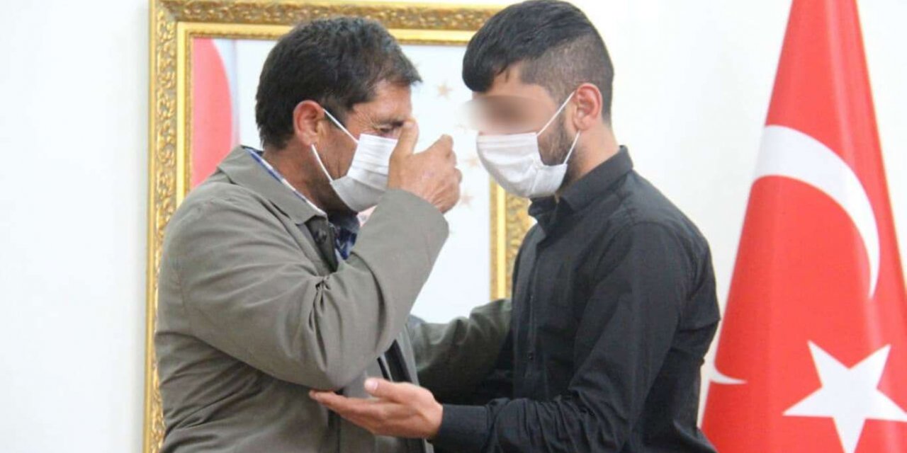 Evlat nöbetindeki bir aile daha evladına kavuştu