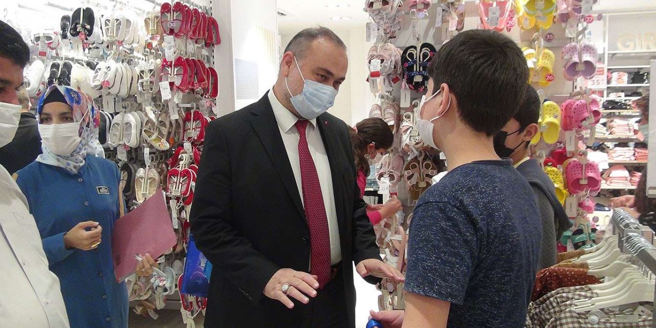 Adıyaman'da hayırseverler yetimlerin yüzünü güldürdü