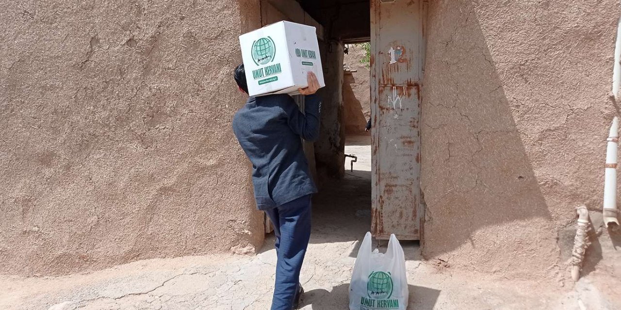 Umut Kervanının Mardin merkez ve ilçelerde Ramazan yardımları sürüyor