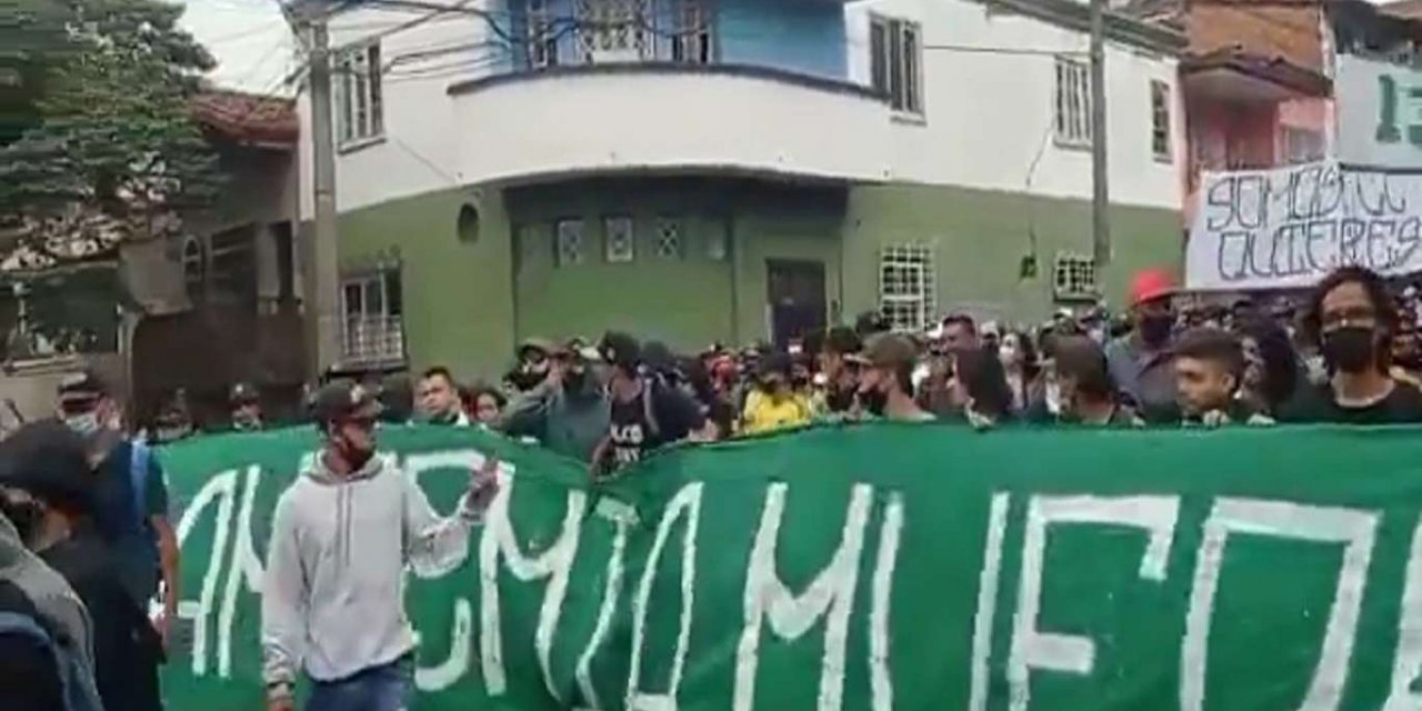 Li Kolombîyayê li dijî paketa reformê xwepêşan: 5 mirî, 314 birîndar û 300 binçavî