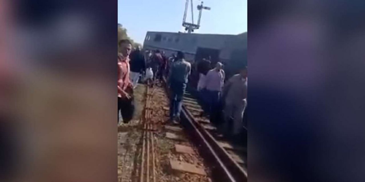 Mısır'da yolcu treni raydan çıktı