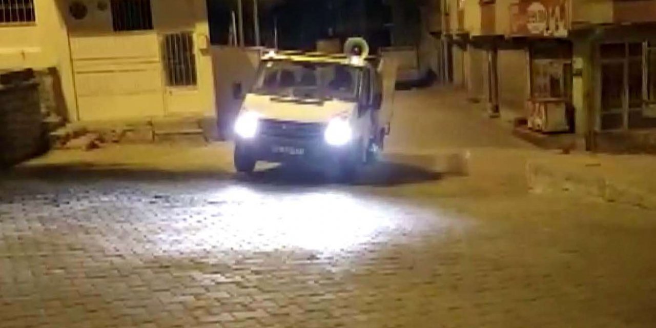 29 yıldır halkı ilahilerle sahura uyandırıyor