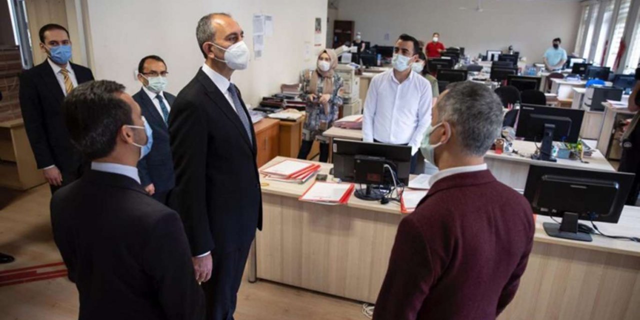 Adliyelerde acil işler için yargısal faaliyetler devam ediyor