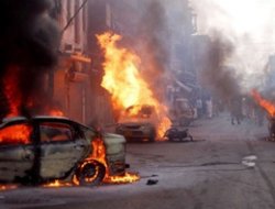 Pakistan'da Kargaşa: Sokağa Çıkma Yasağı Getirtildi