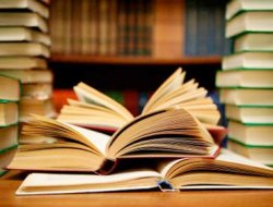 Öğrencilerinden kitap toplama kampanyası