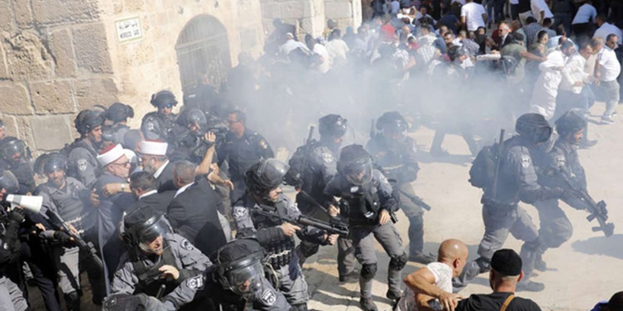 Siyonîstên terorîst û îşxalker vê şeveqê cardin êrîş birin li ser Filistînîyan: 215 birîndar