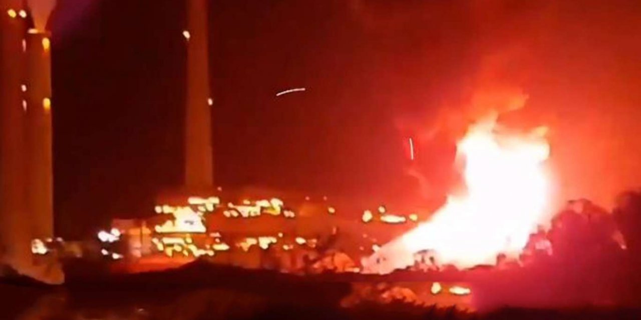 Direnişin vurduğu petrol sahasındaki yangın söndürülemiyor