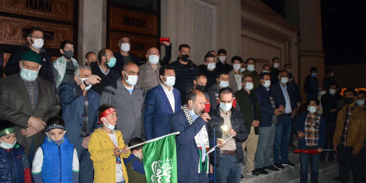 Ağrılılar terör rejiminin yaptığı katliamı lanetledi