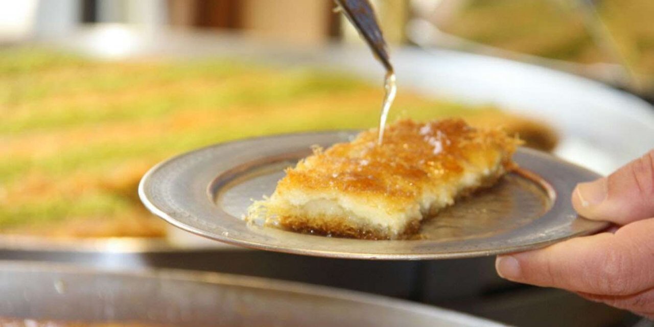 Bayramların vazgeçilmezi tatlı ürünlerinin satışları "Tam Kapanma"dan dolayı düştü