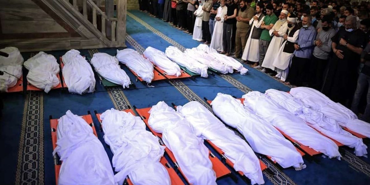 Ümmetin şehidleri uğurlanıyor