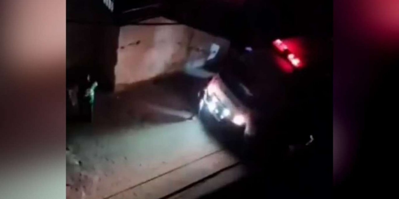 Bombalar patlarken namazını terk etmeyen Filistinli sağlıkçı