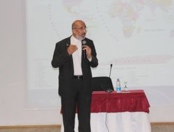 Dilipak BÜ'de konferans verdi