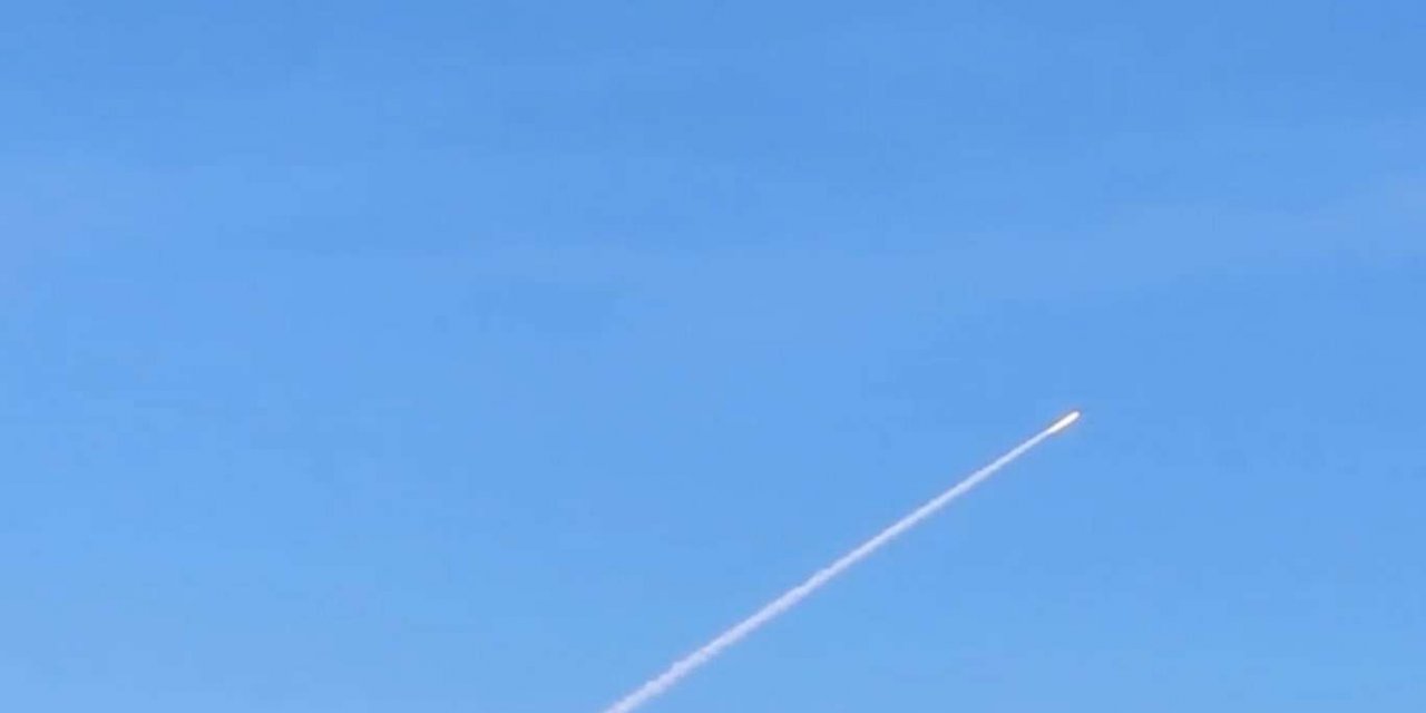 El-Kassam Tugayları siyonist işgal rejimine fırlattığı füzelerin yeni görüntülerini paylaştı