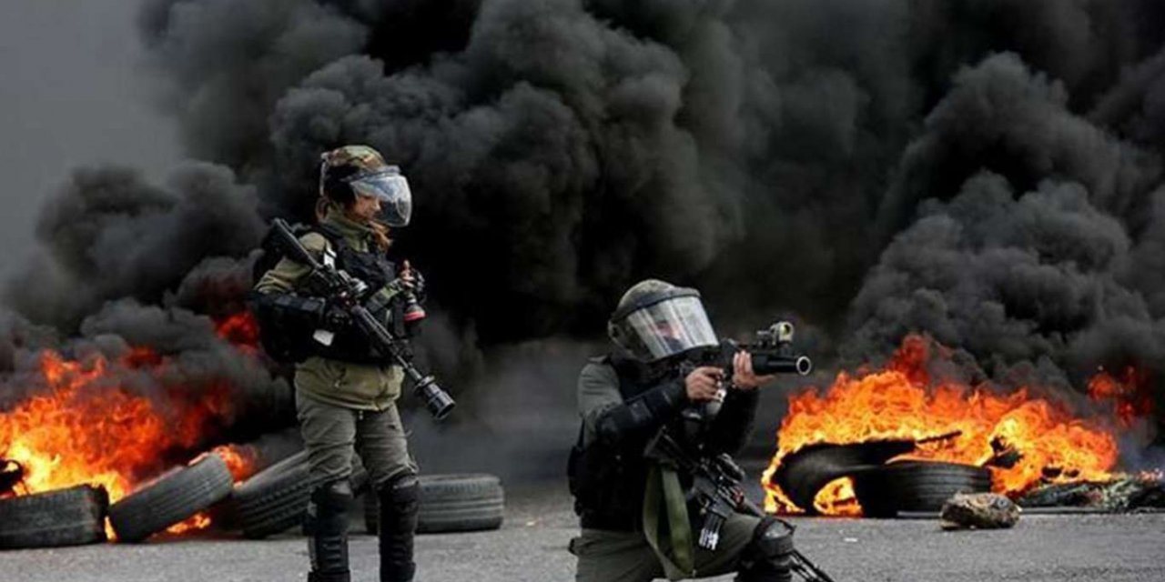 Siyonistler savunmasız Filistinlilere gerçek mermi ile saldırıyor