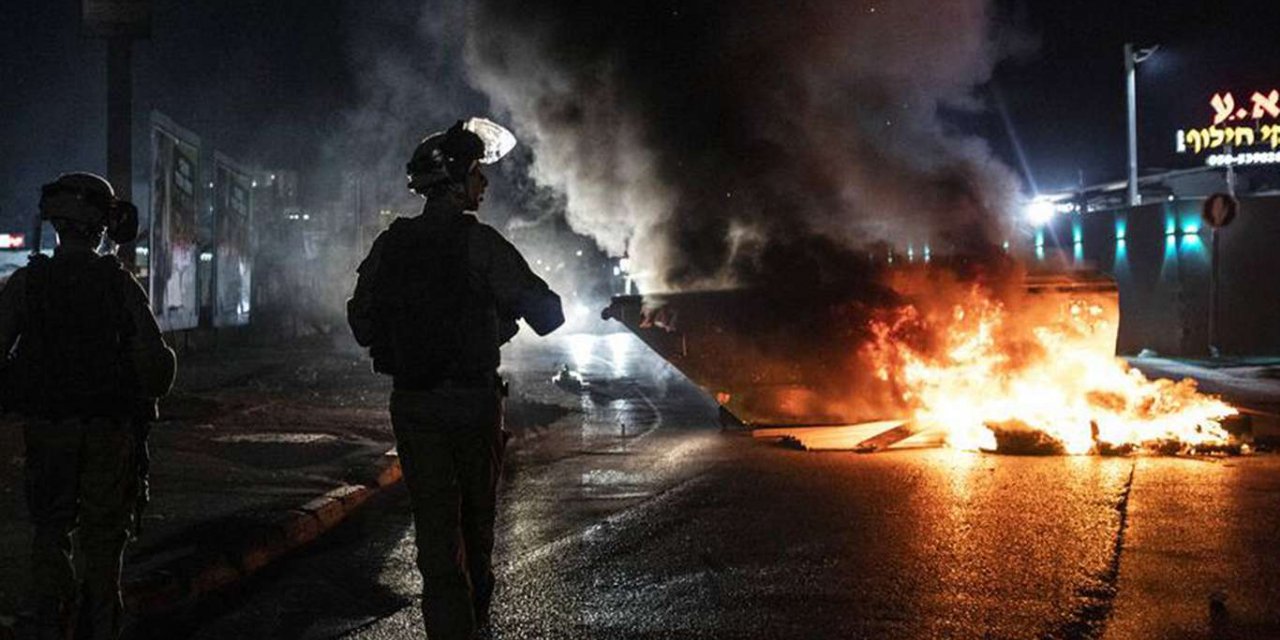 Kassam Tugayları işgalci askerleri taşıyan otobüsü vurdu